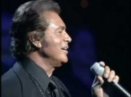 Engelbert Humperdinck - Spanish Eyes - Live 2000. Engelbert Humperdinck - Spanish Eyes - Live 2000.
