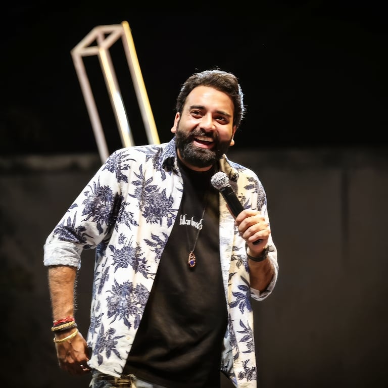 Bassi Live in Dubai - Kisi Ko Batana Mat